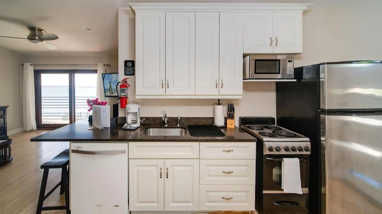 Seven Mile View Condo #3B West Bay Cayman Islands