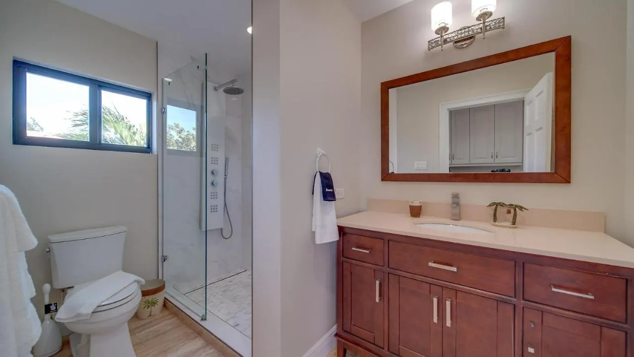 Holiday home Seven Mile View Condo #3B West Bay