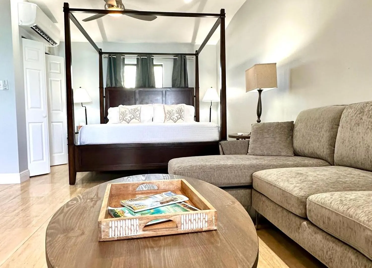 Seven Mile View Condo #3B West Bay Holiday home